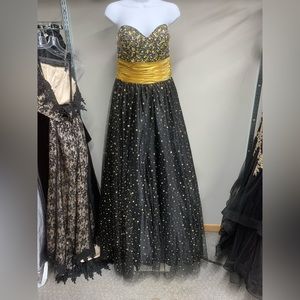 Beautiful full strapless gown